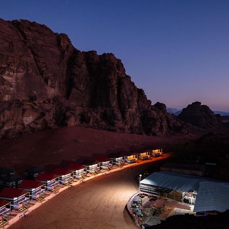 Hôtel Rainbow Camp à Wadi Rum Extérieur photo