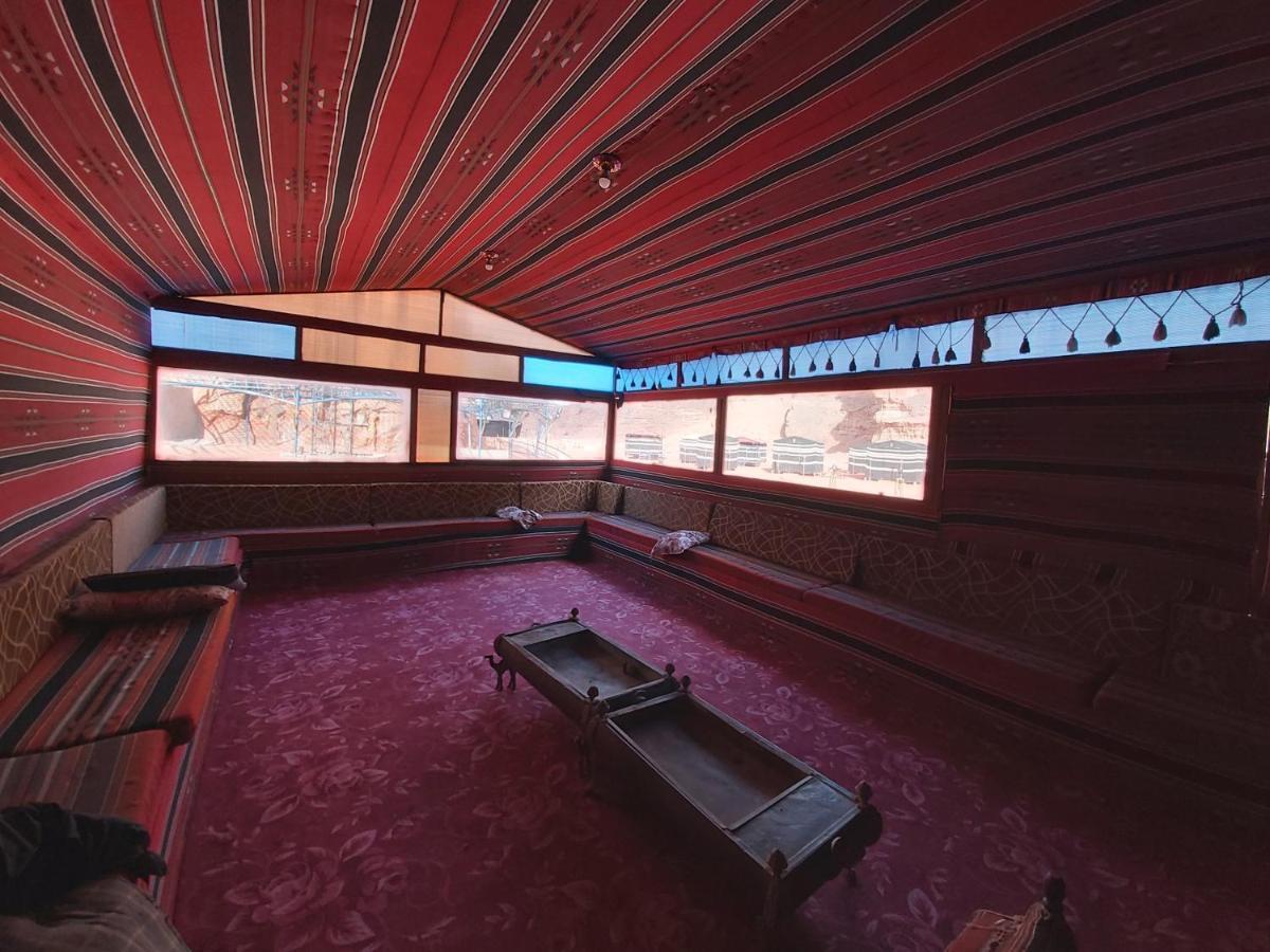 Hôtel Rainbow Camp à Wadi Rum Extérieur photo
