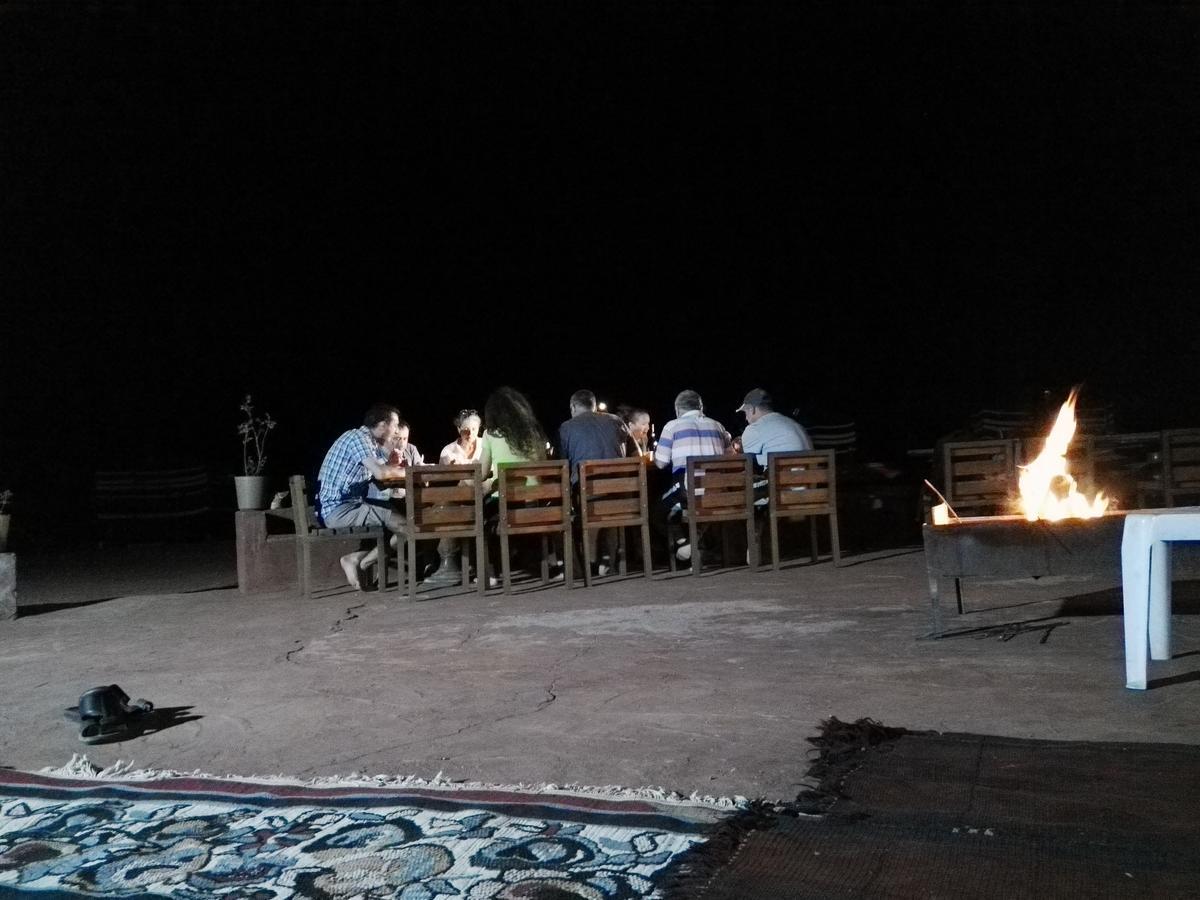 Hôtel Rainbow Camp à Wadi Rum Extérieur photo