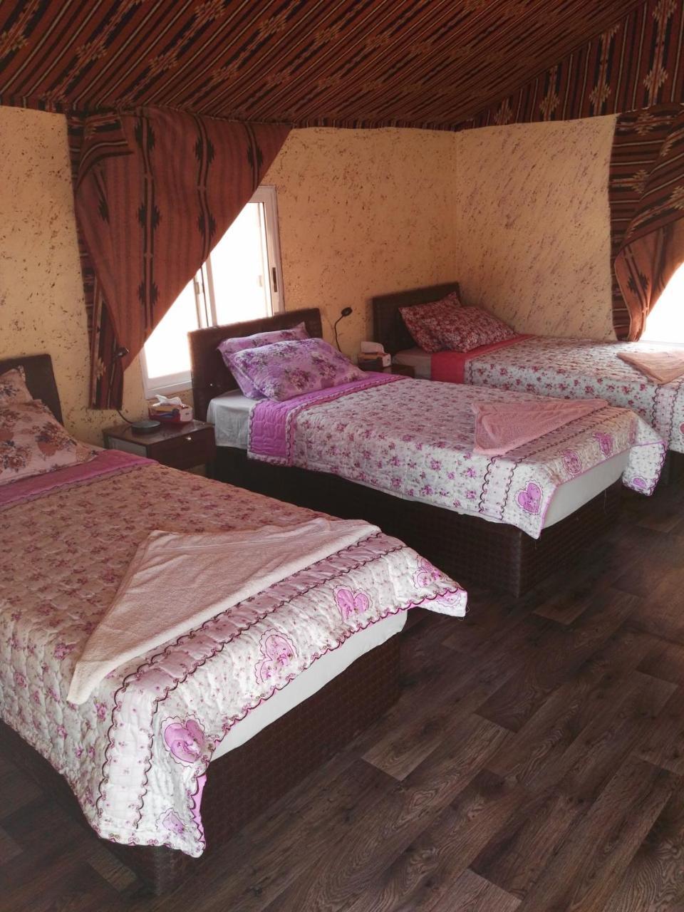 Hôtel Rainbow Camp à Wadi Rum Extérieur photo