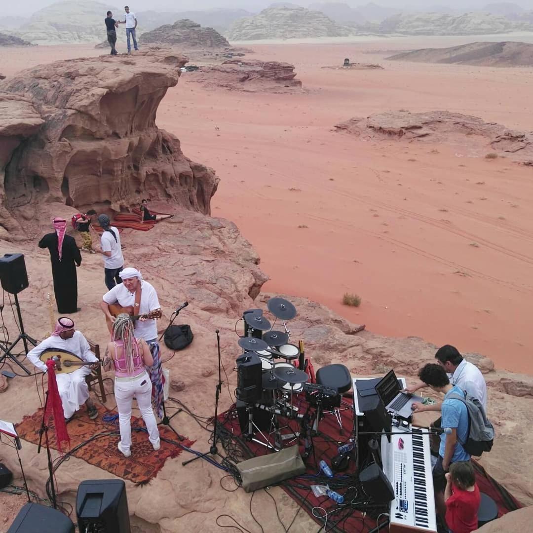 Hôtel Rainbow Camp à Wadi Rum Extérieur photo