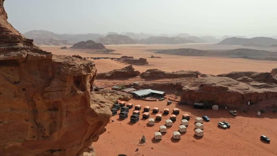 Hôtel Rainbow Camp à Wadi Rum Extérieur photo