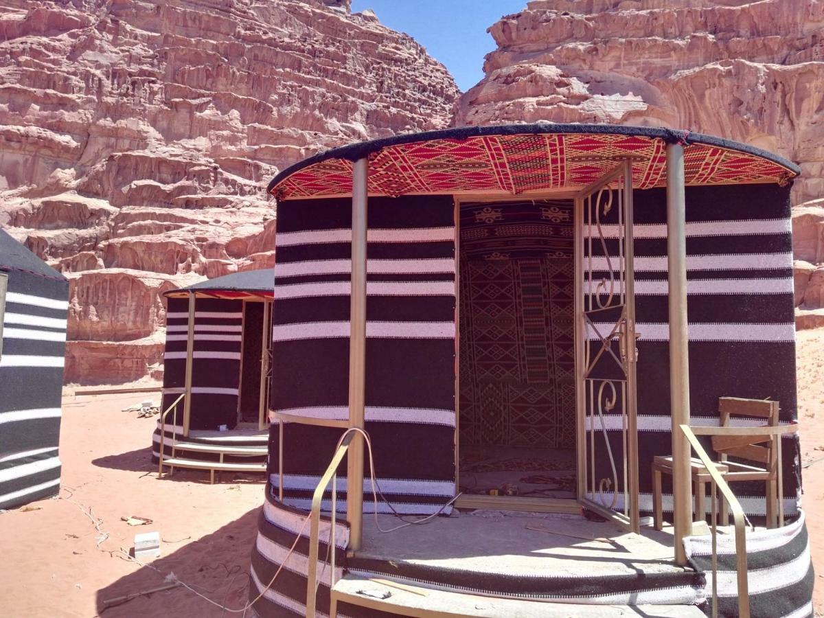 Hôtel Rainbow Camp à Wadi Rum Extérieur photo