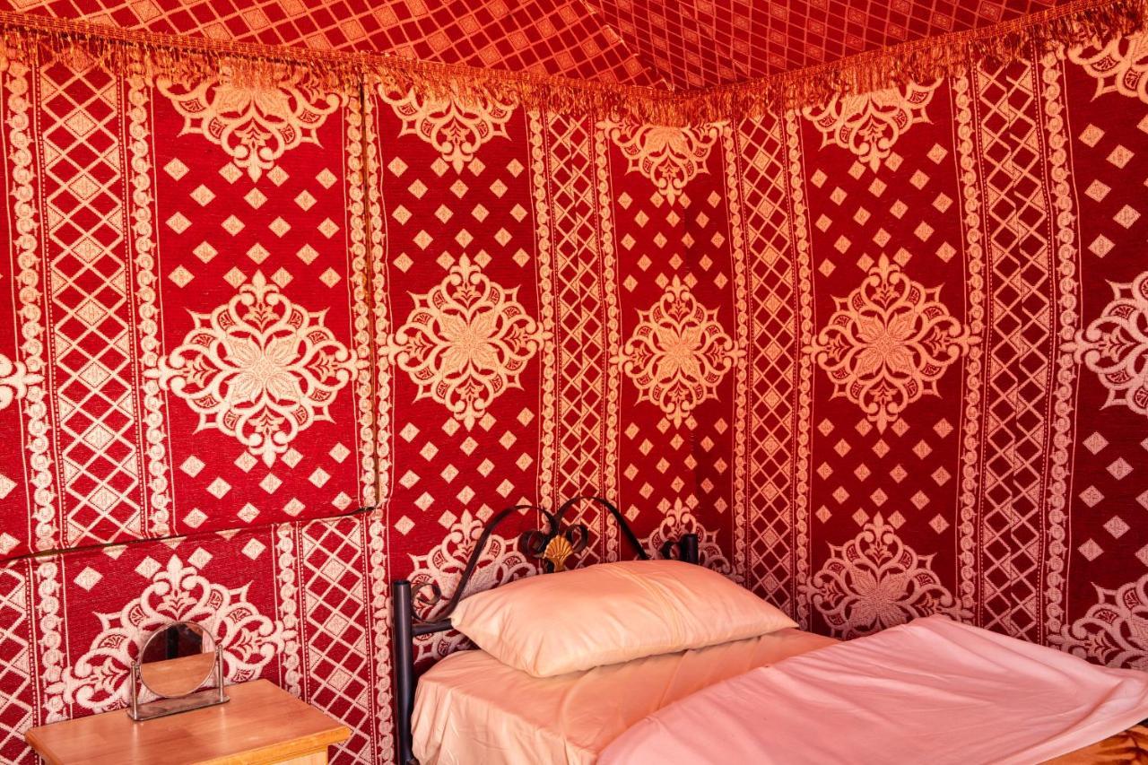 Hôtel Rainbow Camp à Wadi Rum Extérieur photo
