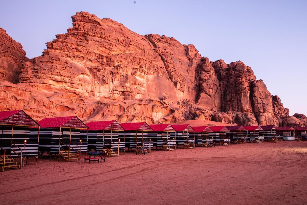 Hôtel Rainbow Camp à Wadi Rum Extérieur photo