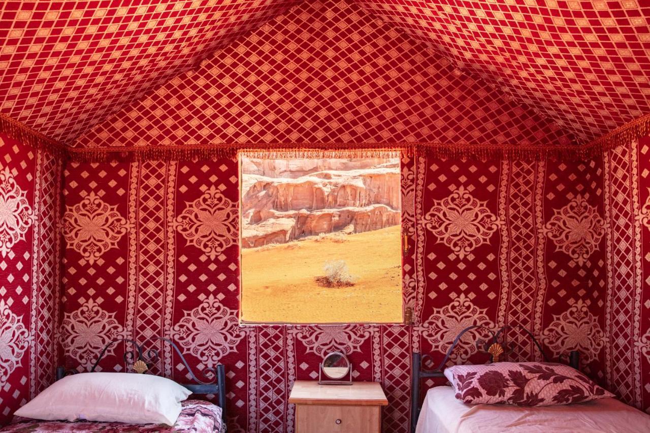 Hôtel Rainbow Camp à Wadi Rum Extérieur photo