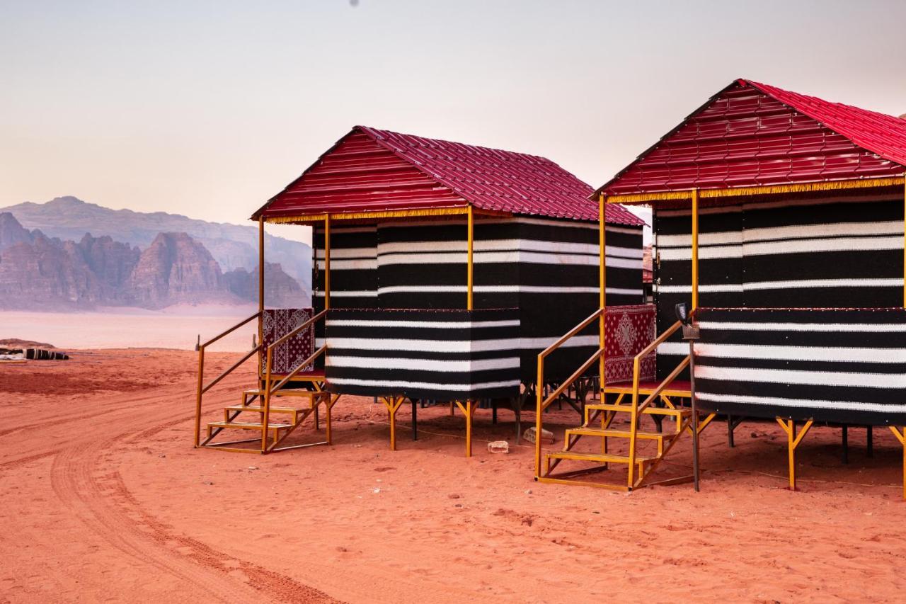 Hôtel Rainbow Camp à Wadi Rum Extérieur photo