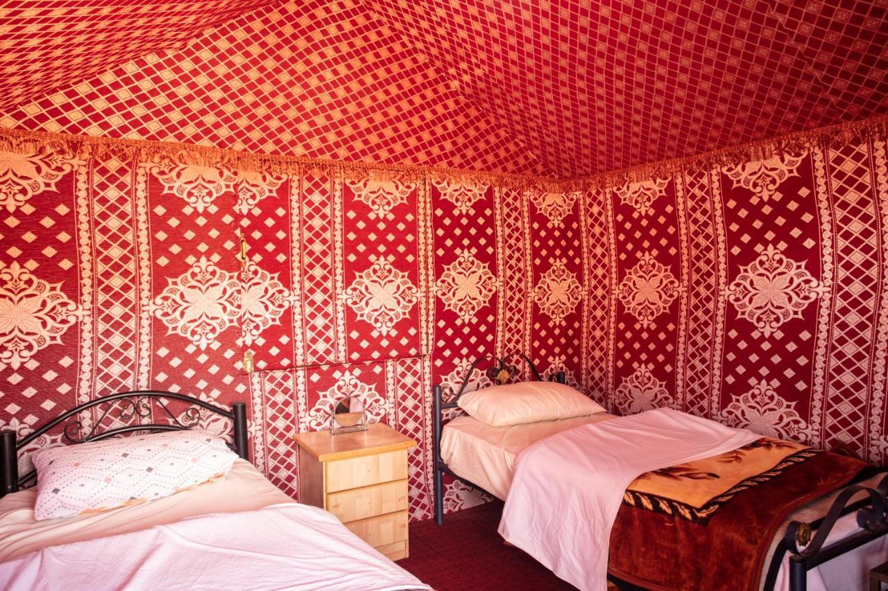 Hôtel Rainbow Camp à Wadi Rum Extérieur photo
