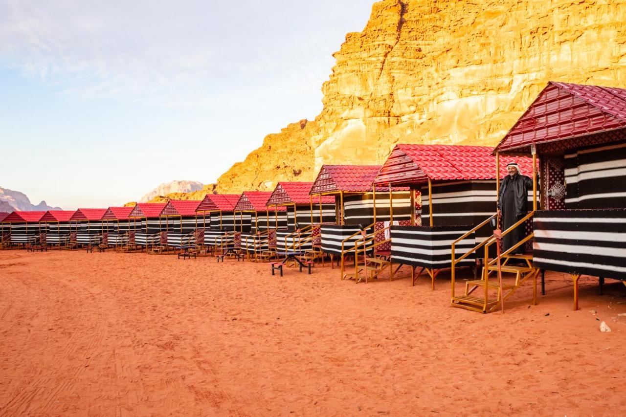 Hôtel Rainbow Camp à Wadi Rum Extérieur photo